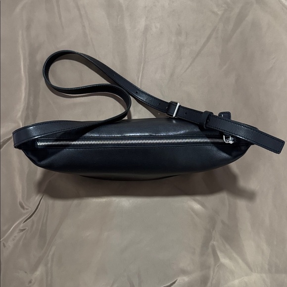 Madewell Black Leather Half Moon Crossbody Bag - Picture 4 of 5